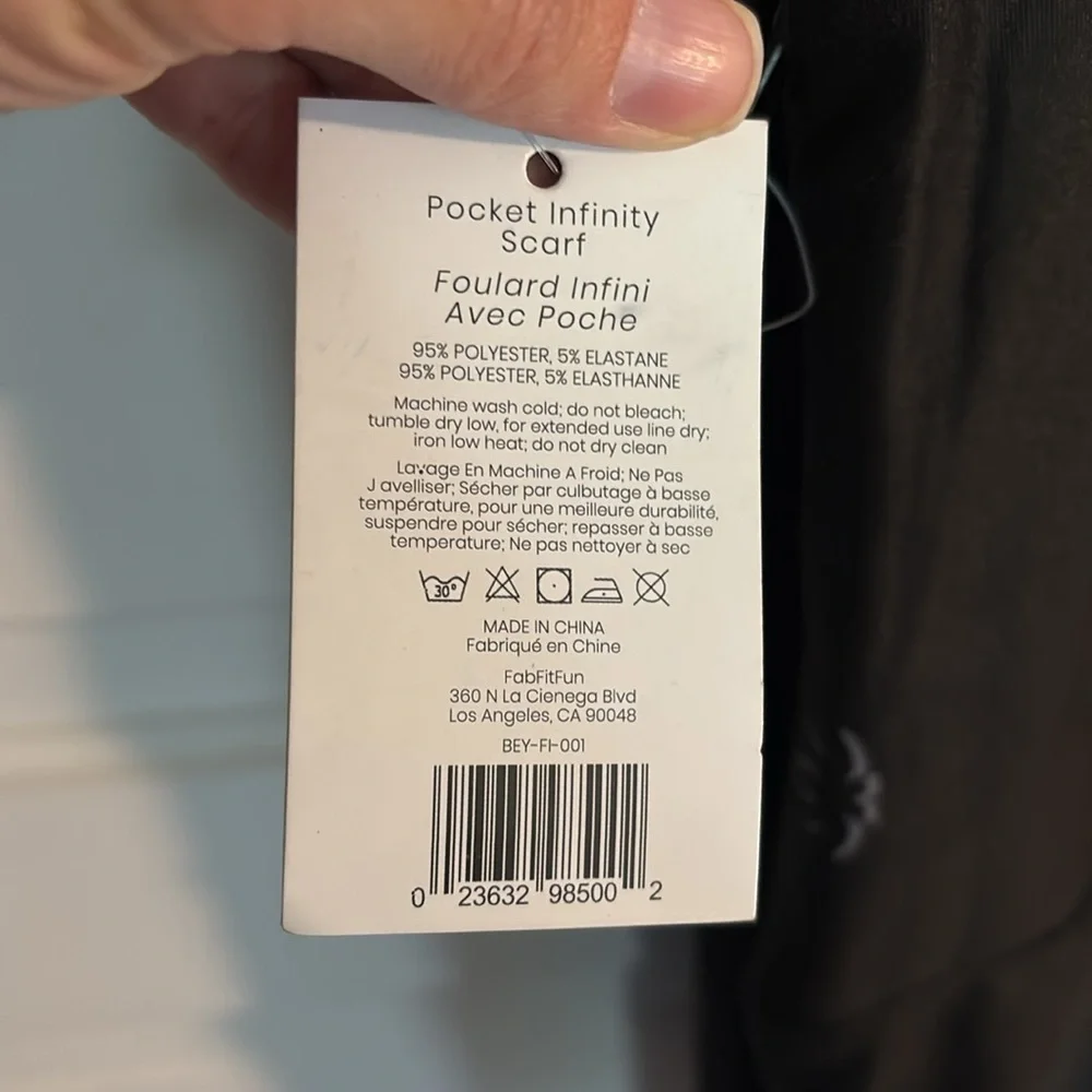 NWT Beyond Yoga Pocket Infinity Scarf